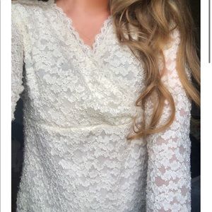 V-neck White Lace Top - Medium
